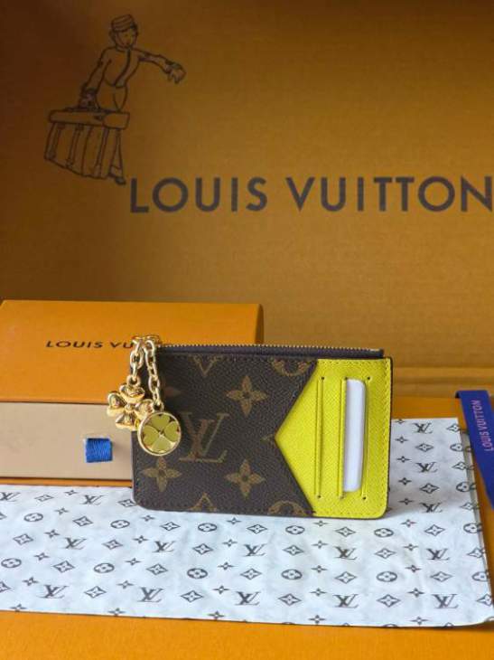 Picture of Louis Vuitton Wallets _SKUfw233561393fw